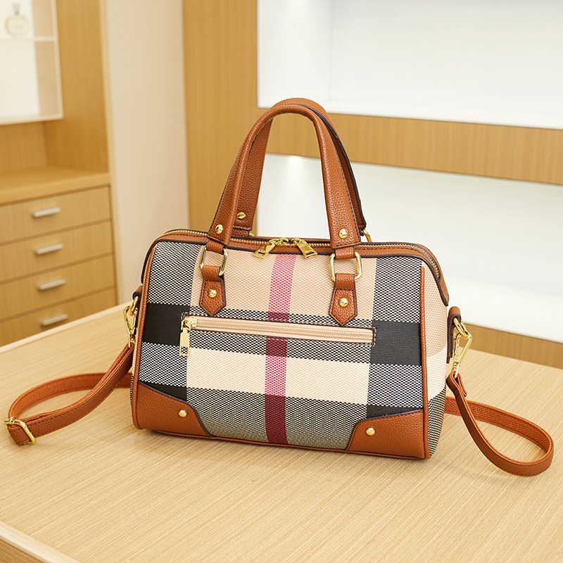 Вместительная кожаная сумка-то – обзор и цена Luxury Bags Coach