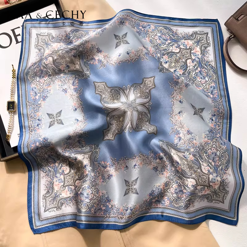 Шелковый платок-бандана 50 см  – обзор и цена Luxury Bags Blue